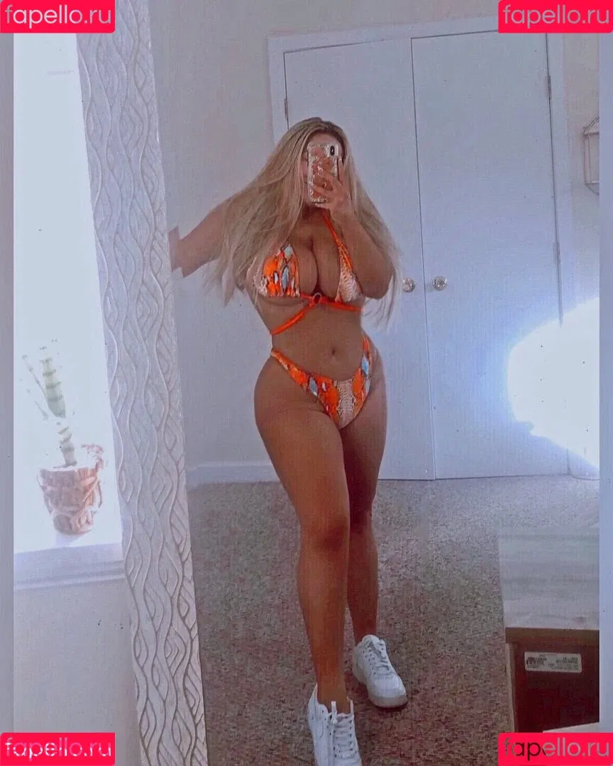 Tatiana Gianacopoulos Onlyfans Photo Gallery 