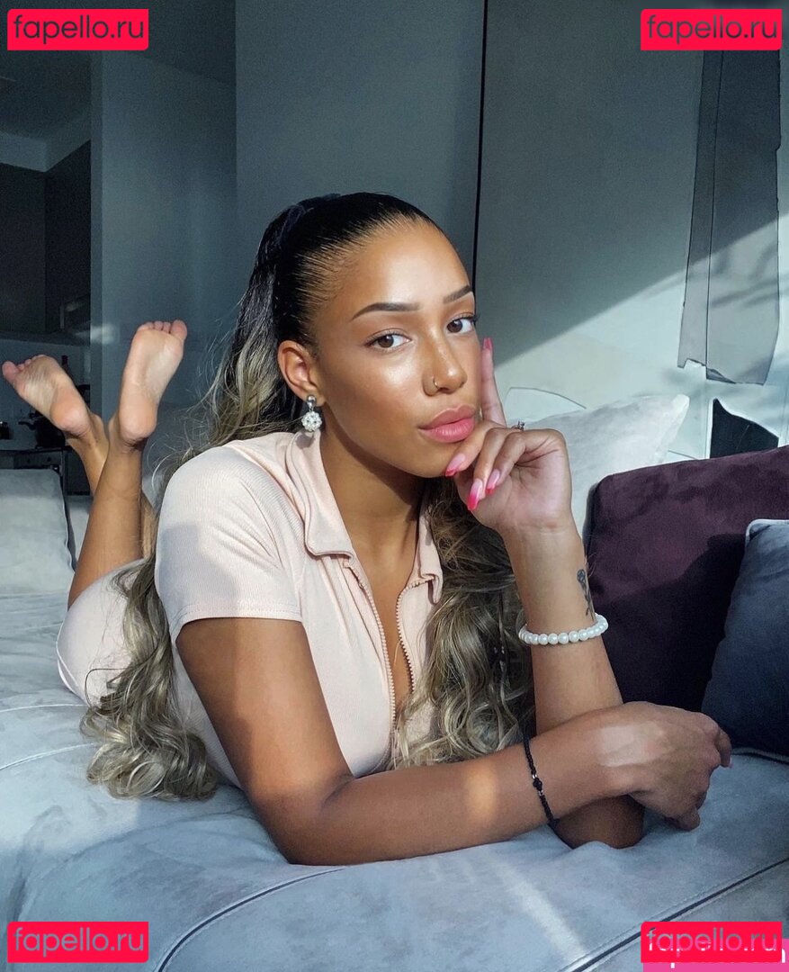 Vanessa Nwattu / vanessa.nwa Onlyfans Photo Gallery 