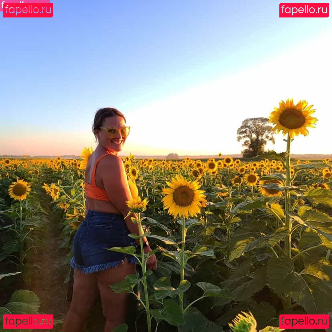 emgaudy33 / emgaudyy Onlyfans Photo Gallery 