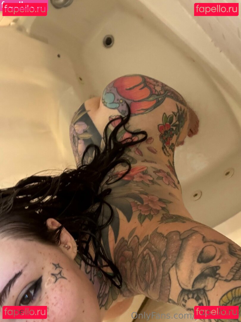 Juneeberri Nude Onlyfans Photo 16