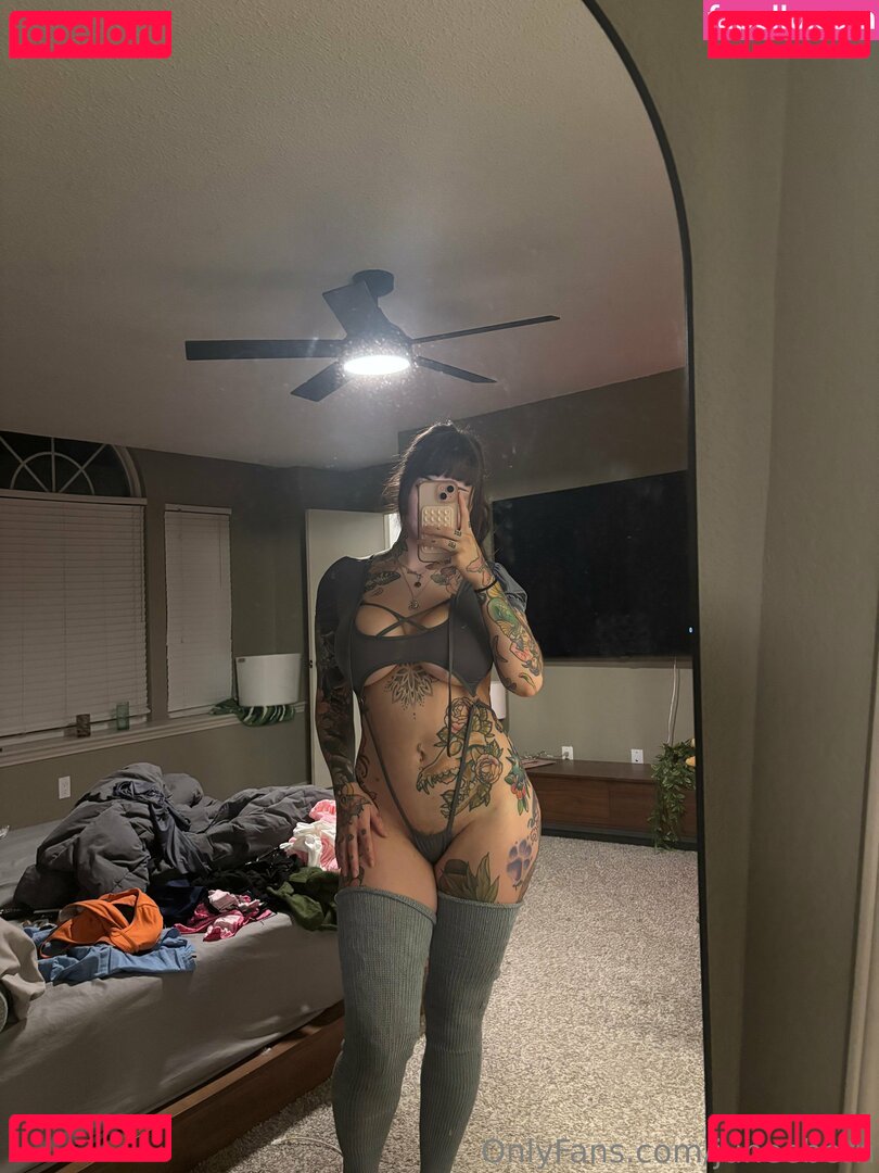 Juneeberri Nude Onlyfans Photo 7