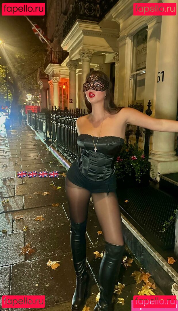 Iris Mulas / iris_mulas Onlyfans Photo Gallery 