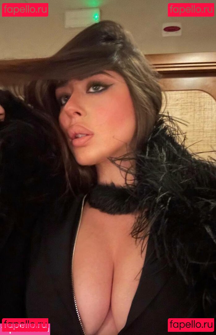 Iris Mulas / iris_mulas Onlyfans Photo Gallery 