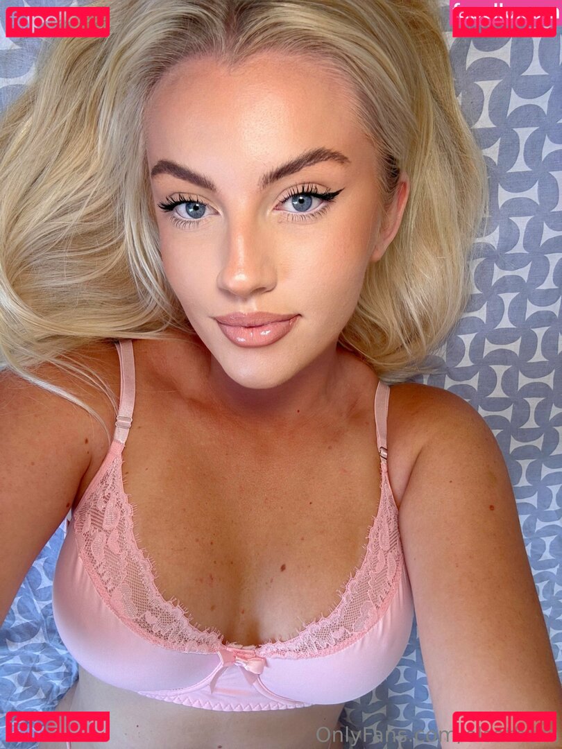 elsa.thora / elsathora / elsathoraxo Onlyfans Photo Gallery 