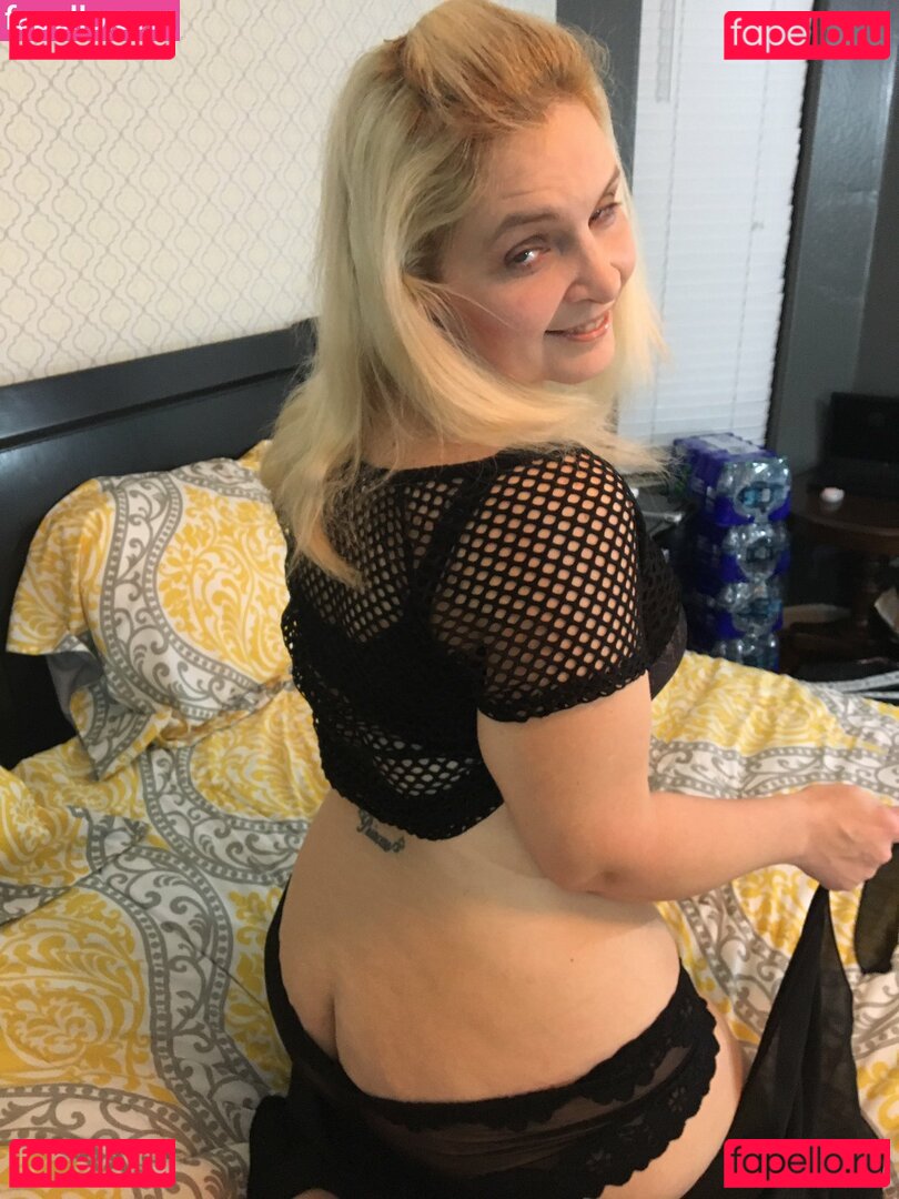 mrsananicole / mrslananicole Onlyfans Photo Gallery 