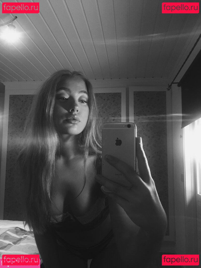 impulse__surfer / numberonemermaid Onlyfans Photo Gallery 