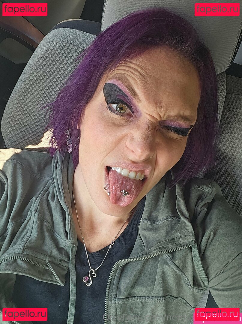 nerdyrockerchick Onlyfans Photo Gallery 