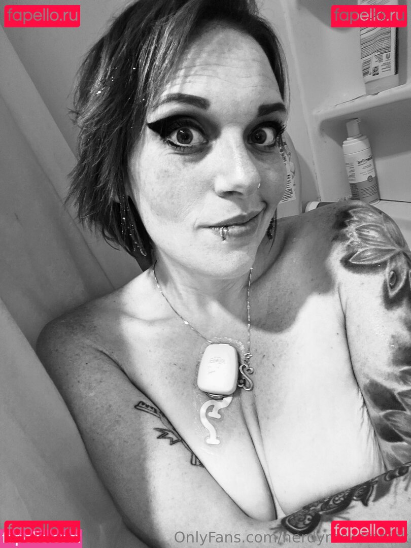 nerdyrockerchick Onlyfans Photo Gallery 