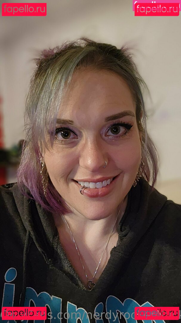 nerdyrockerchick Onlyfans Photo Gallery 