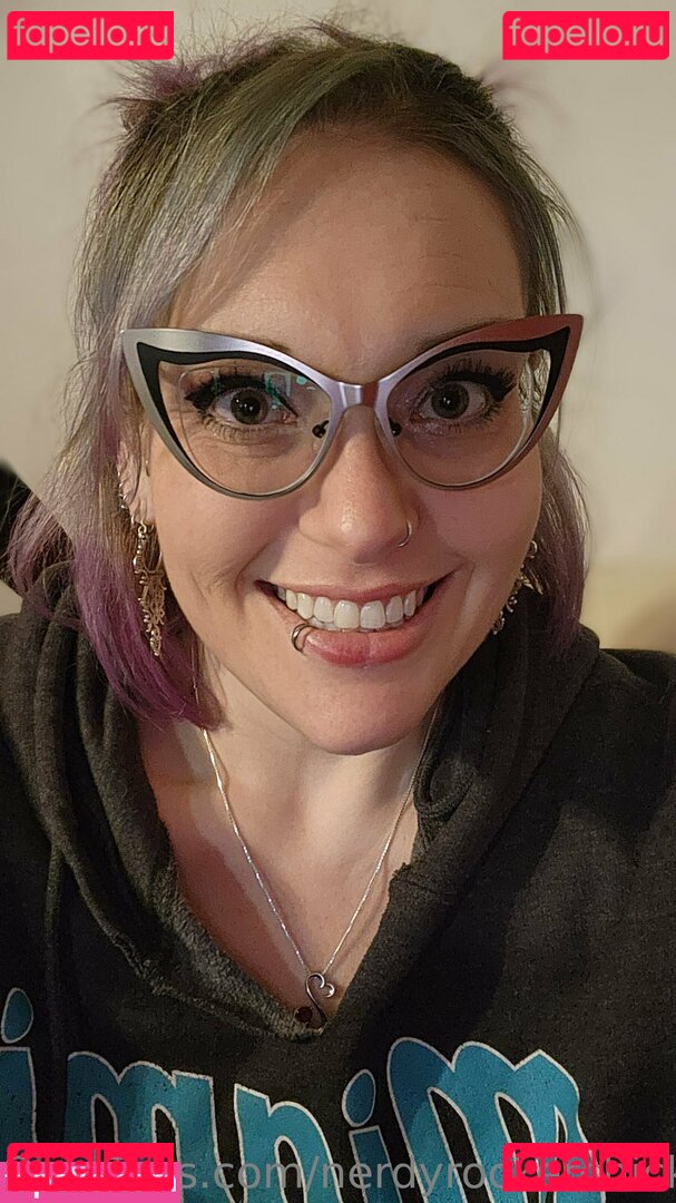 nerdyrockerchick Onlyfans Photo Gallery 