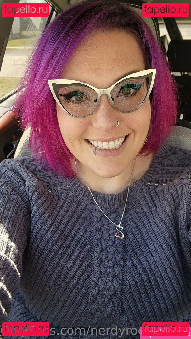 nerdyrockerchick Onlyfans Photo Gallery 