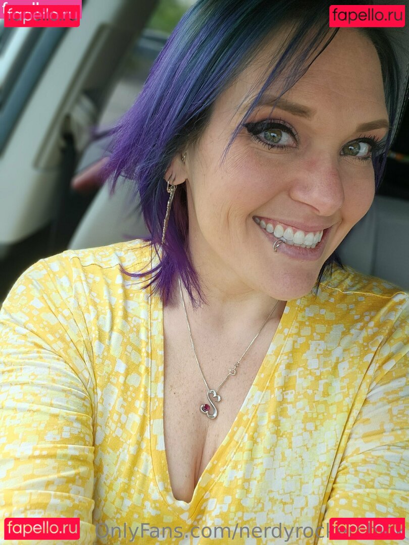 nerdyrockerchick Onlyfans Photo Gallery 