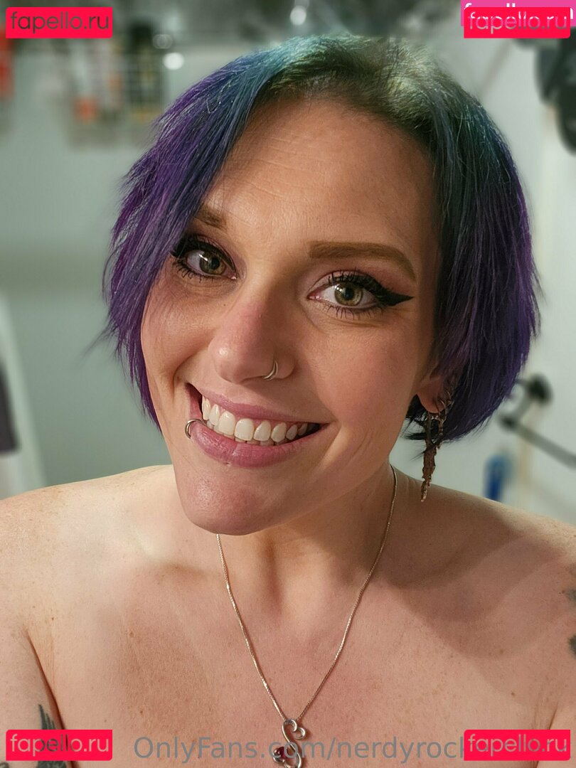 nerdyrockerchick Onlyfans Photo Gallery 