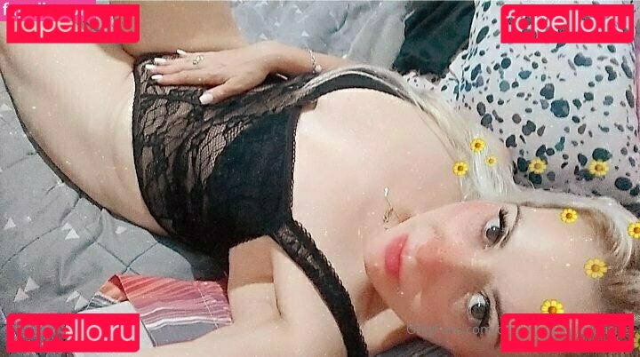 queennaf_ / queenofyourfantasies Onlyfans Photo Gallery 