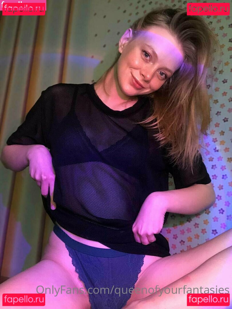 queennaf_ / queenofyourfantasies Onlyfans Photo Gallery 