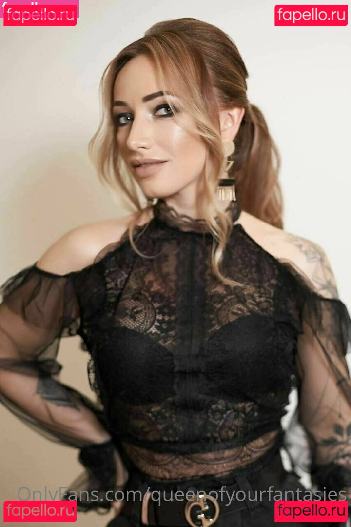 queennaf_ / queenofyourfantasies Onlyfans Photo Gallery 
