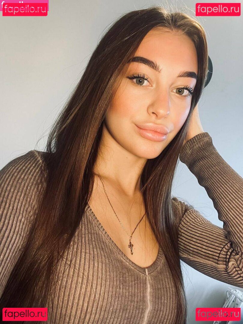 innocent.mila Onlyfans Photo Gallery 