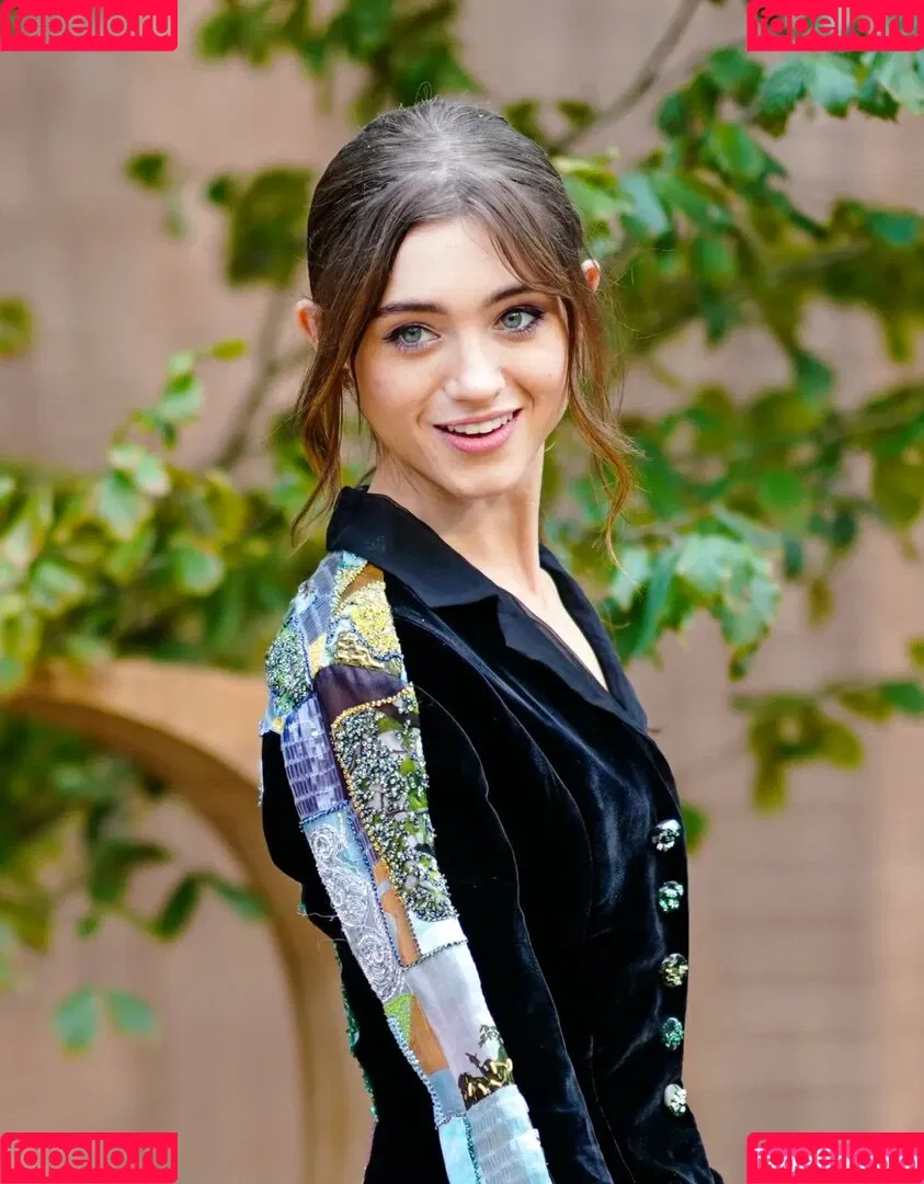 Natalia Dyer Onlyfans Photo Gallery 