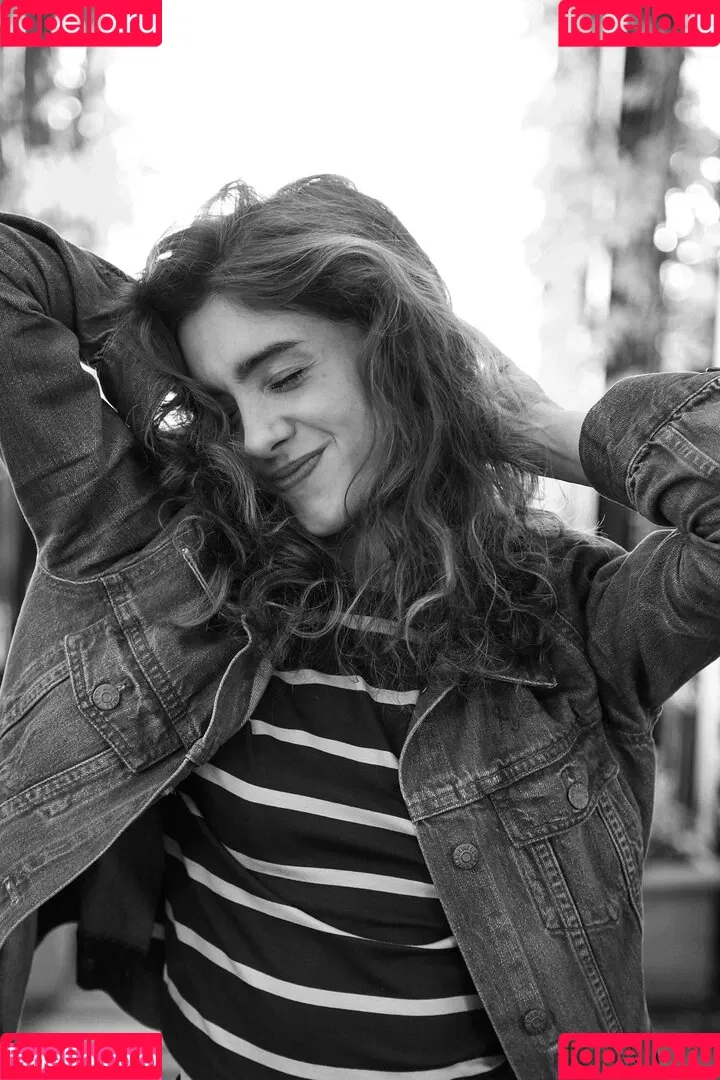 Natalia Dyer Onlyfans Photo Gallery 