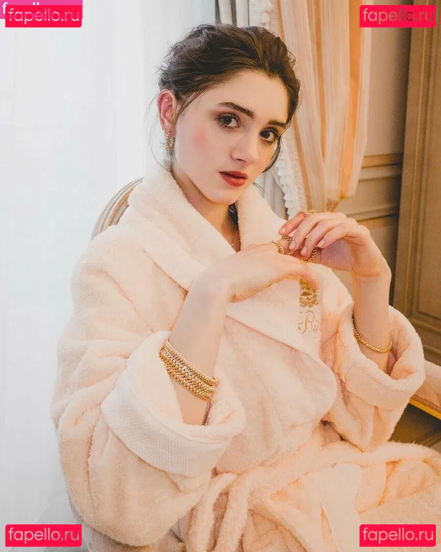 Natalia Dyer Onlyfans Photo Gallery 