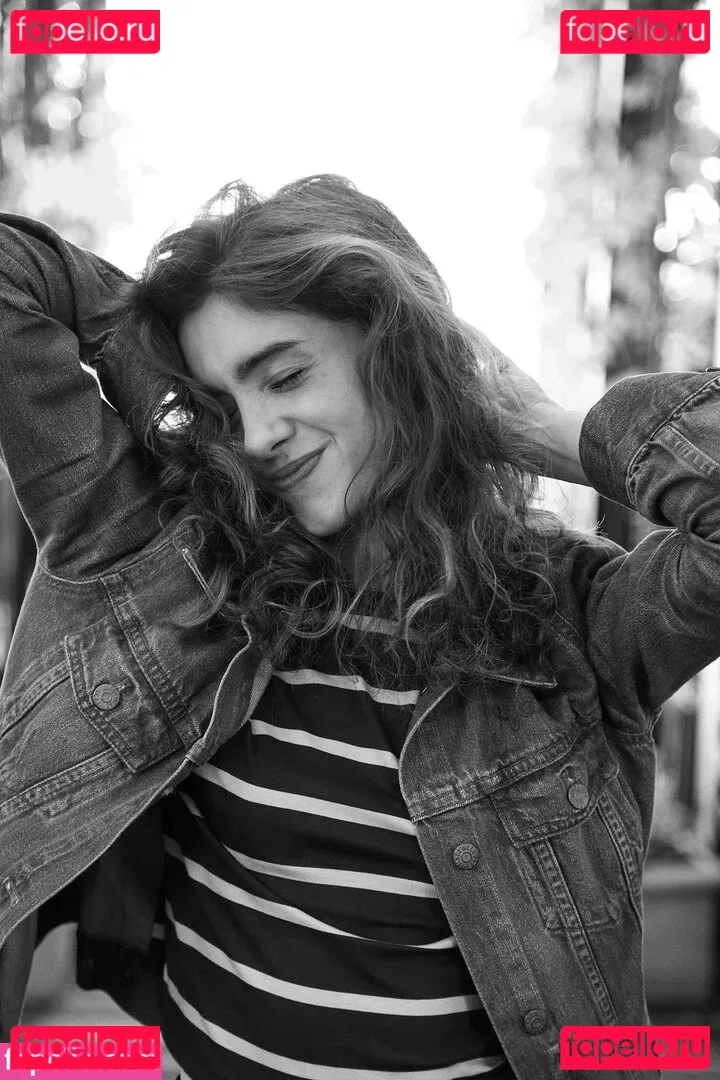 Natalia Dyer Onlyfans Photo Gallery 