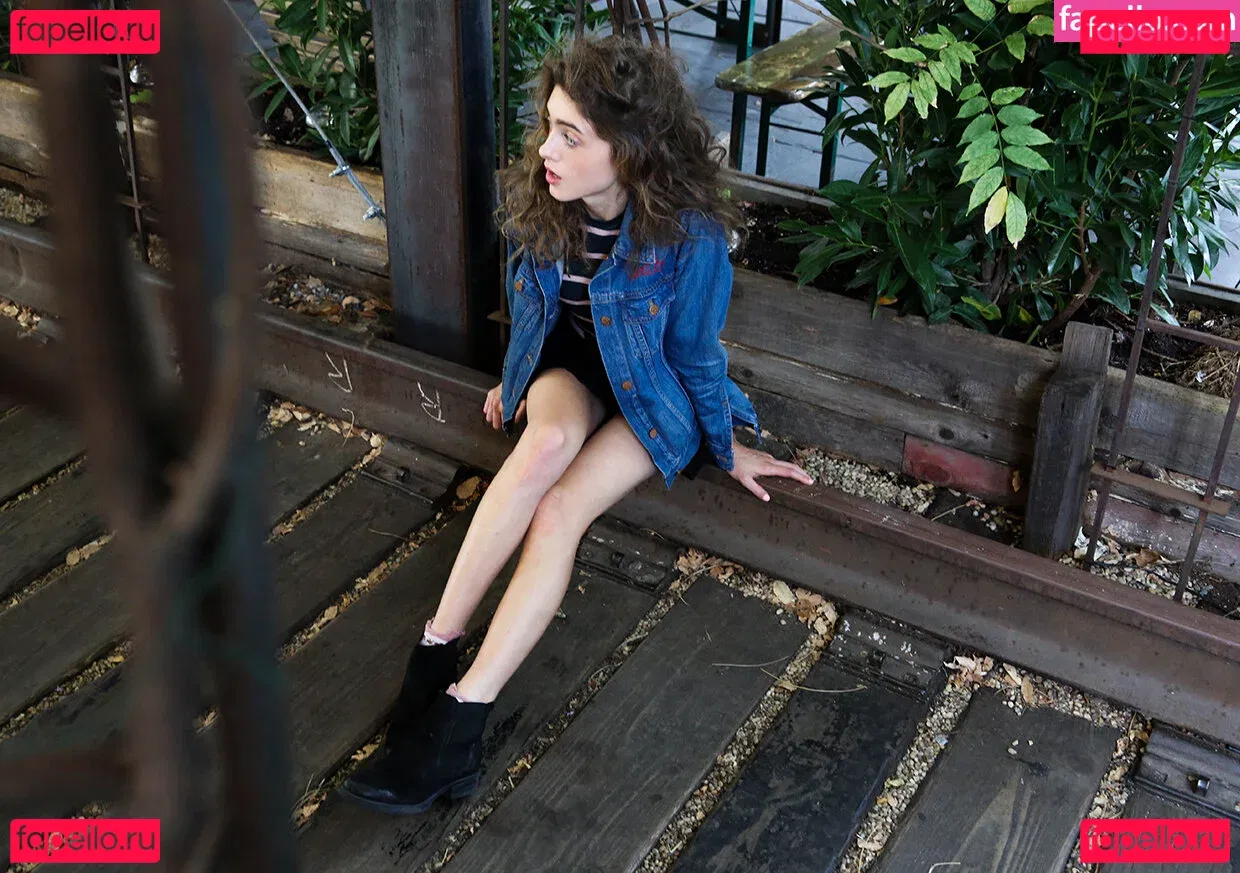 Natalia Dyer Onlyfans Photo Gallery 