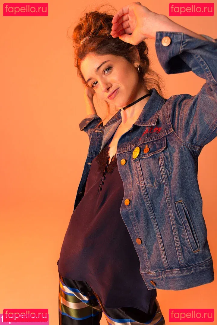 Natalia Dyer Onlyfans Photo Gallery 