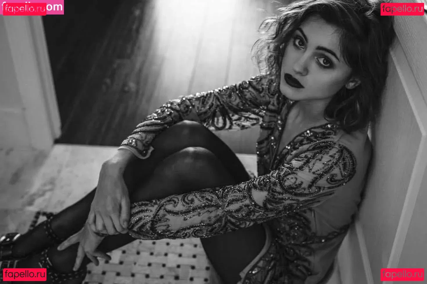 Natalia Dyer Onlyfans Photo Gallery 