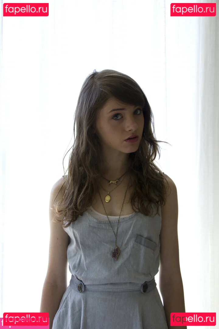 Natalia Dyer Onlyfans Photo Gallery 