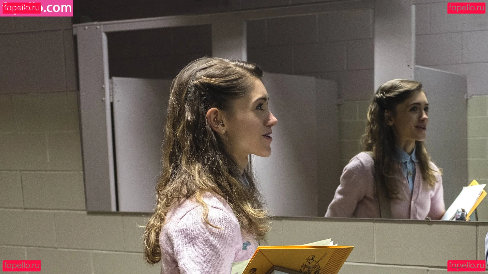 Natalia Dyer Onlyfans Photo Gallery 