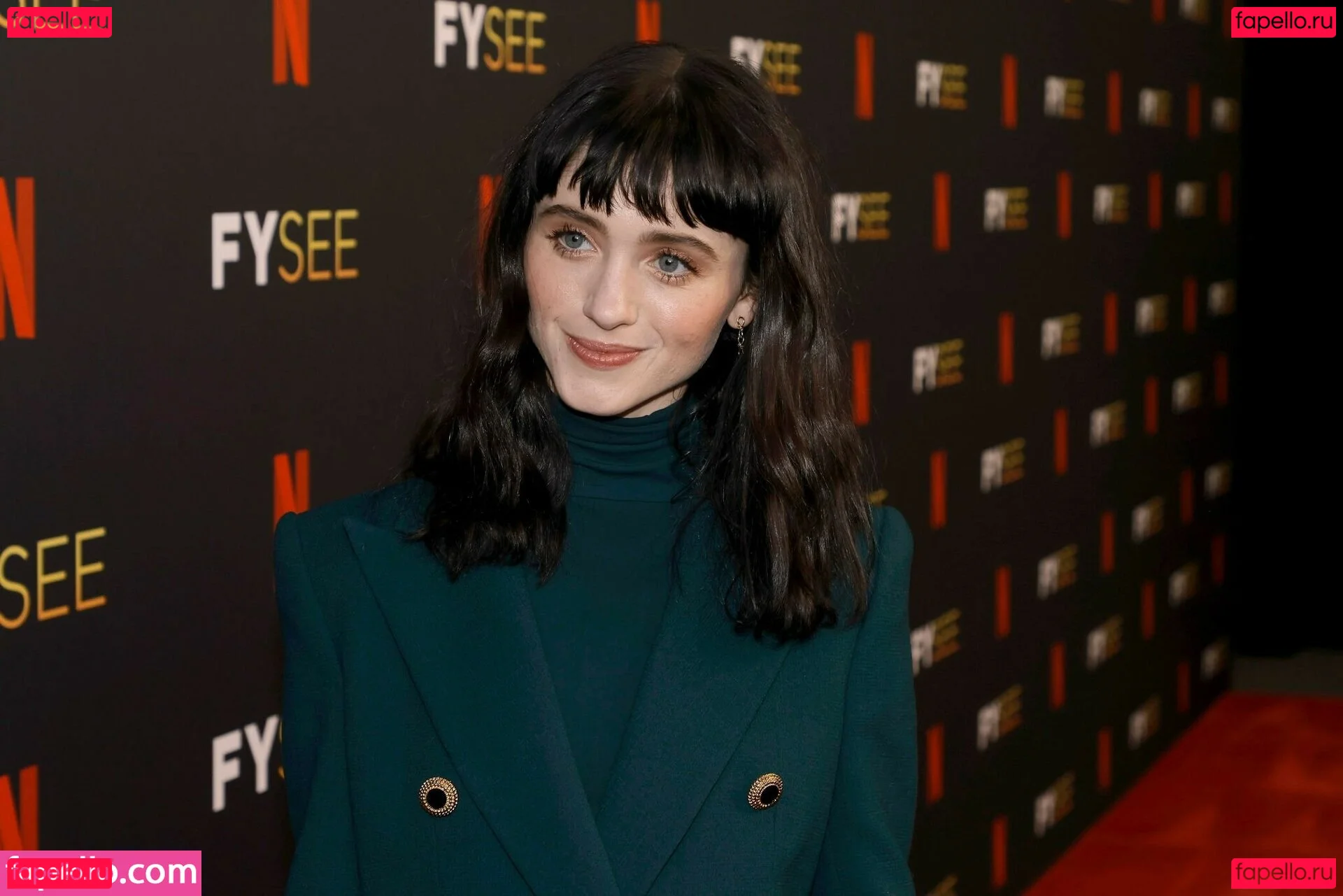 Natalia Dyer Onlyfans Photo Gallery 