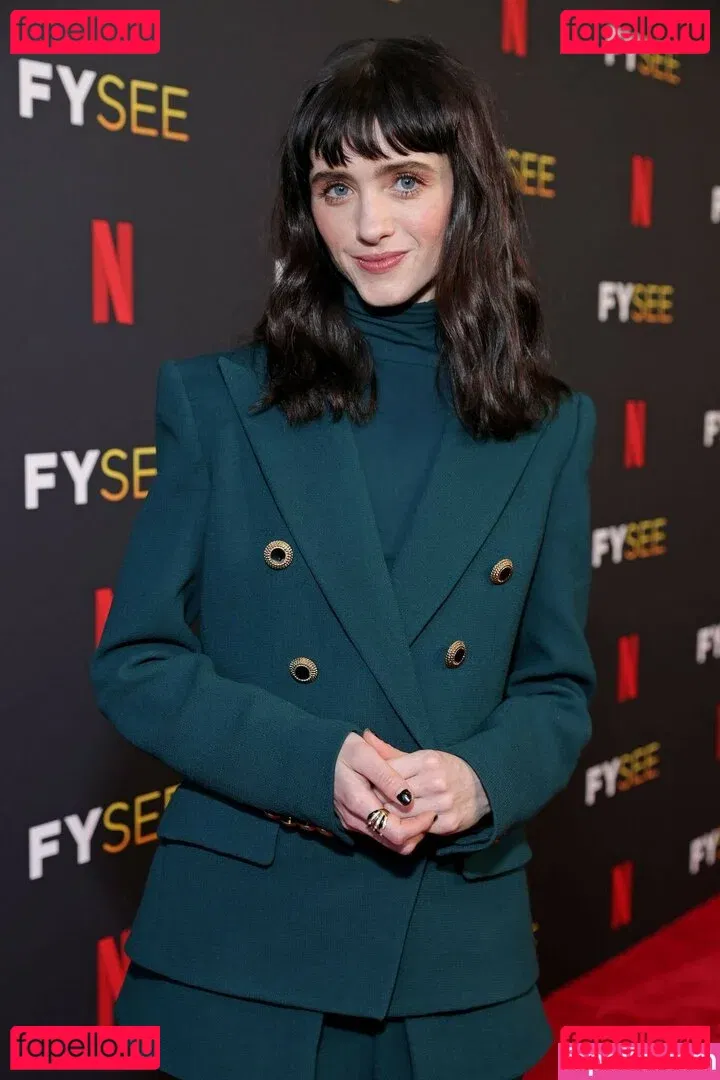 Natalia Dyer Onlyfans Photo Gallery 