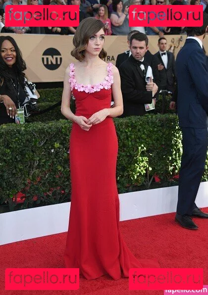 Natalia Dyer Onlyfans Photo Gallery 