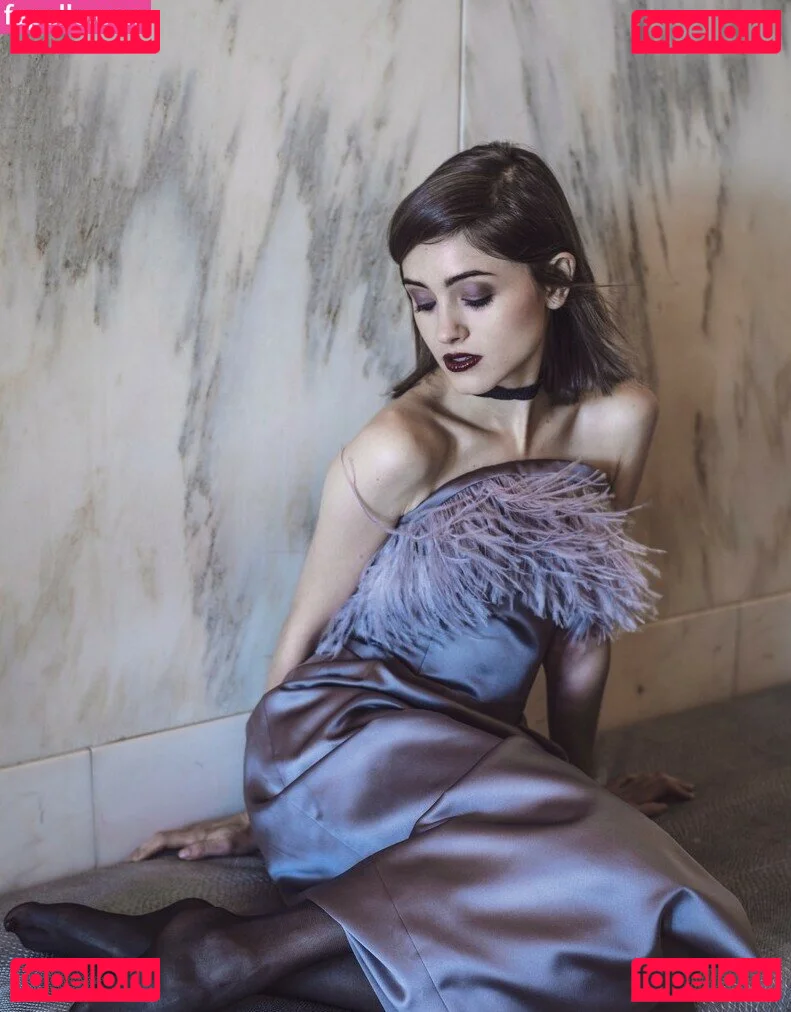 Natalia Dyer Onlyfans Photo Gallery 