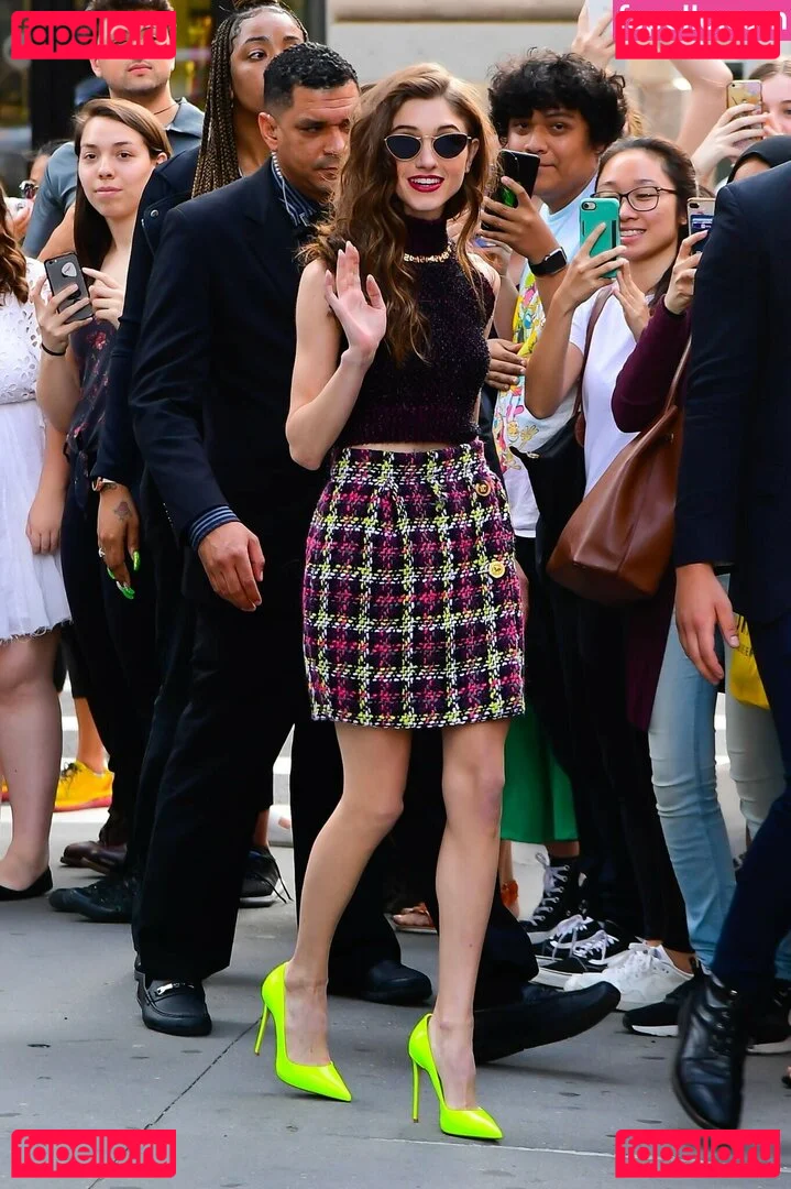 Natalia Dyer Onlyfans Photo Gallery 