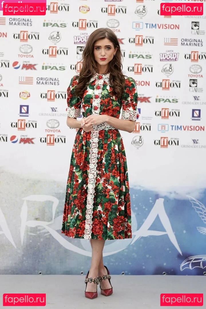 Natalia Dyer Onlyfans Photo Gallery 