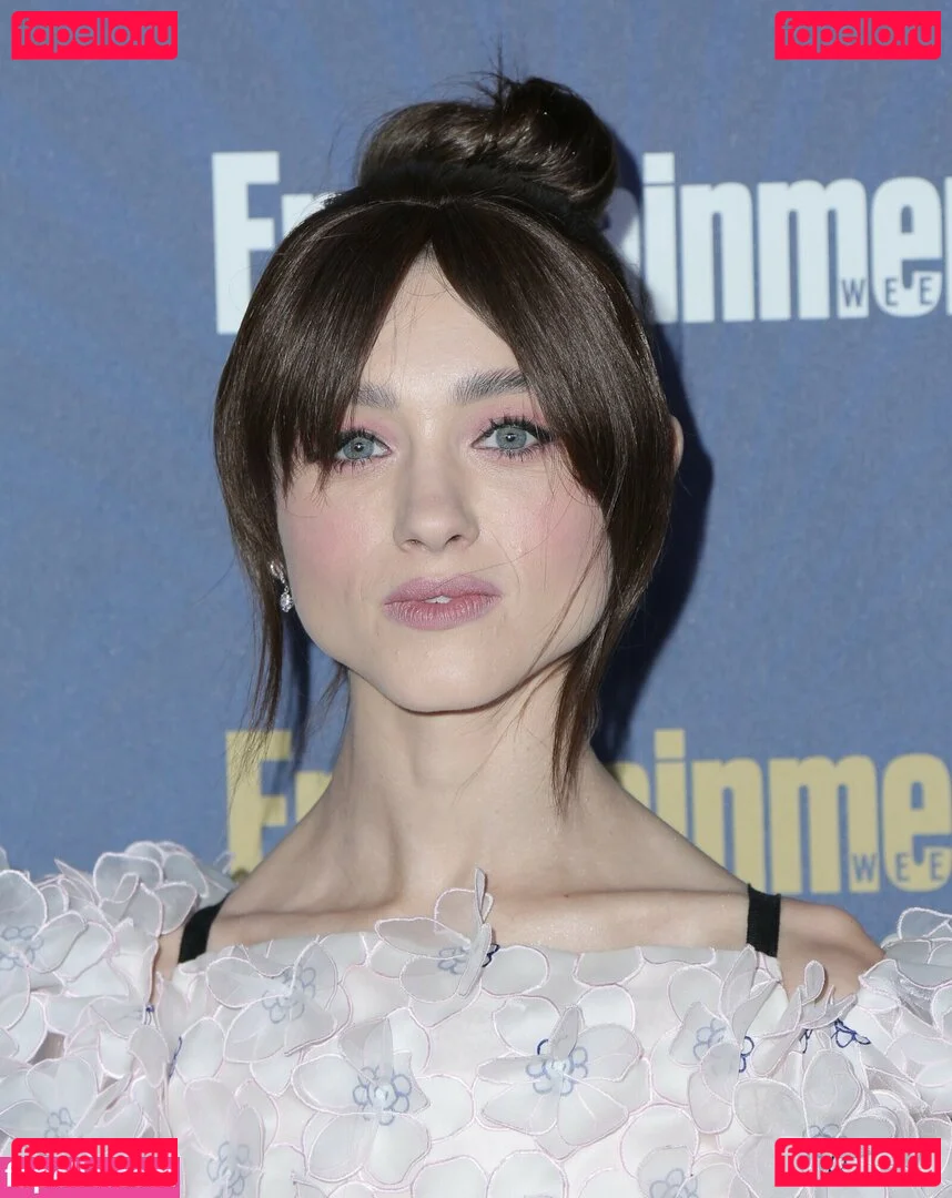 Natalia Dyer Onlyfans Photo Gallery 