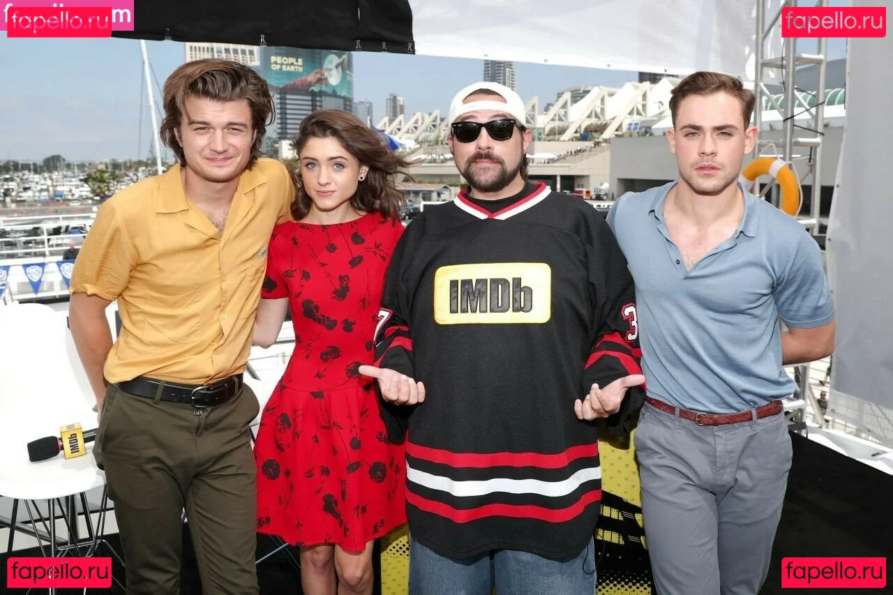 Natalia Dyer Onlyfans Photo Gallery 