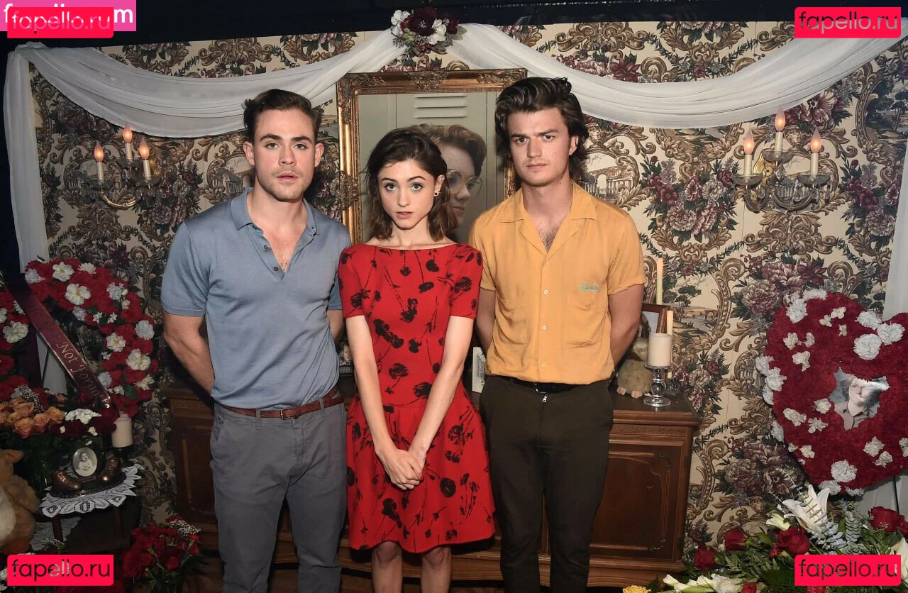 Natalia Dyer Onlyfans Photo Gallery 