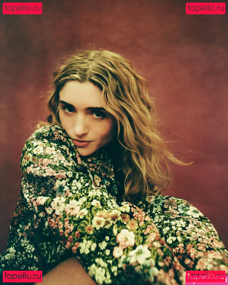 Natalia Dyer Onlyfans Photo Gallery 