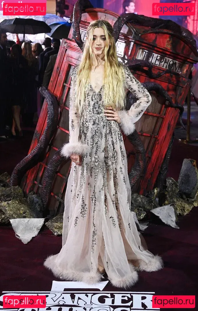 Natalia Dyer Onlyfans Photo Gallery 