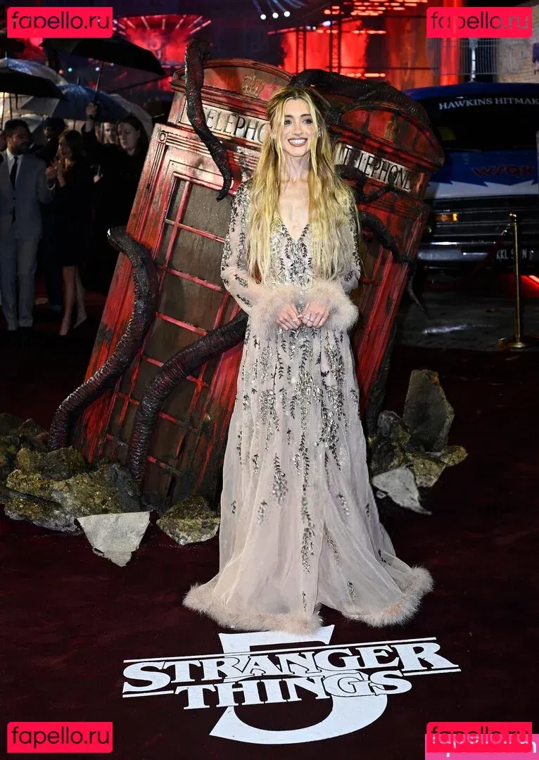 Natalia Dyer Onlyfans Photo Gallery 