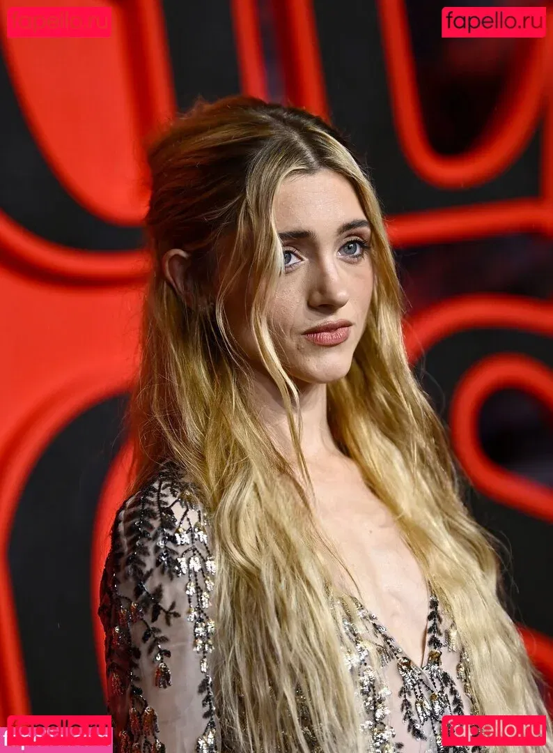 Natalia Dyer Onlyfans Photo Gallery 