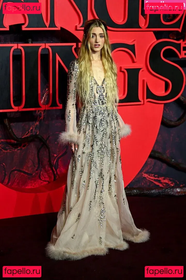 Natalia Dyer Onlyfans Photo Gallery 