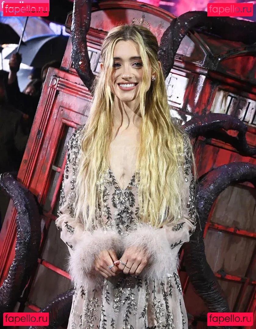 Natalia Dyer Onlyfans Photo Gallery 