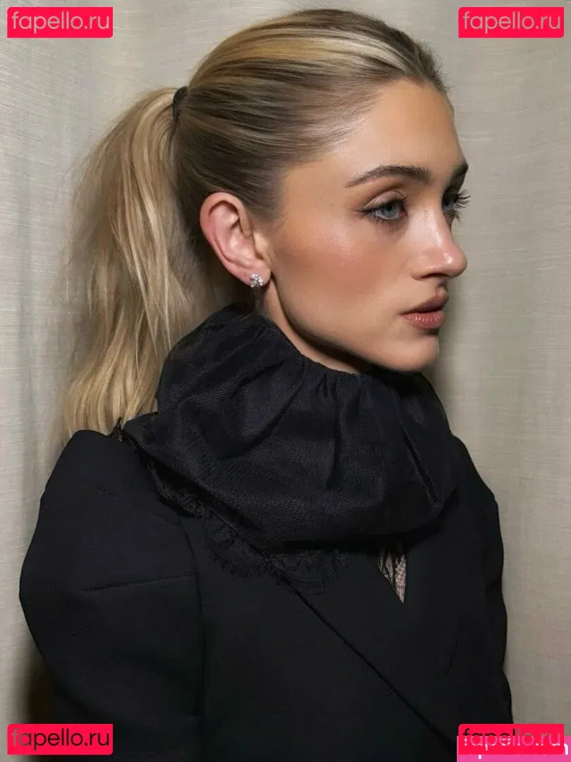 Natalia Dyer Onlyfans Photo Gallery 