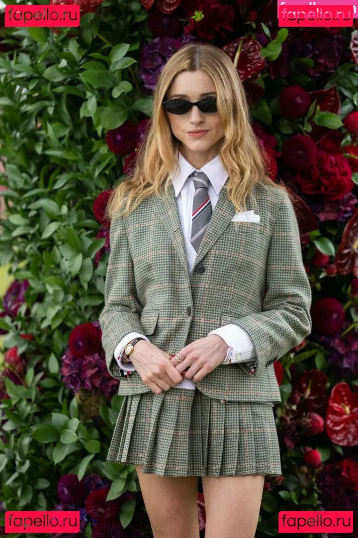 Natalia Dyer Onlyfans Photo Gallery 