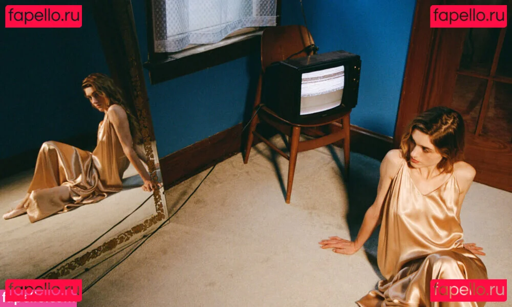 Natalia Dyer Onlyfans Photo Gallery 