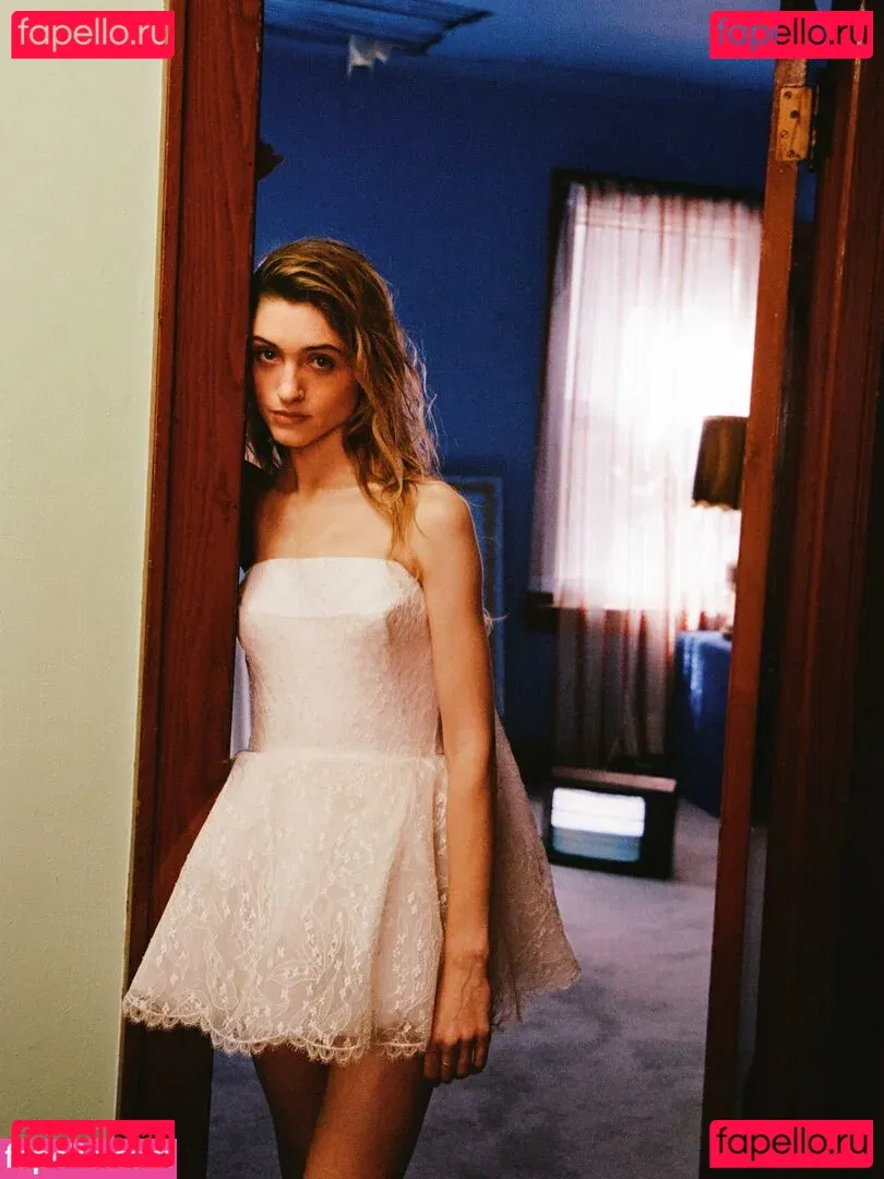 Natalia Dyer Onlyfans Photo Gallery 