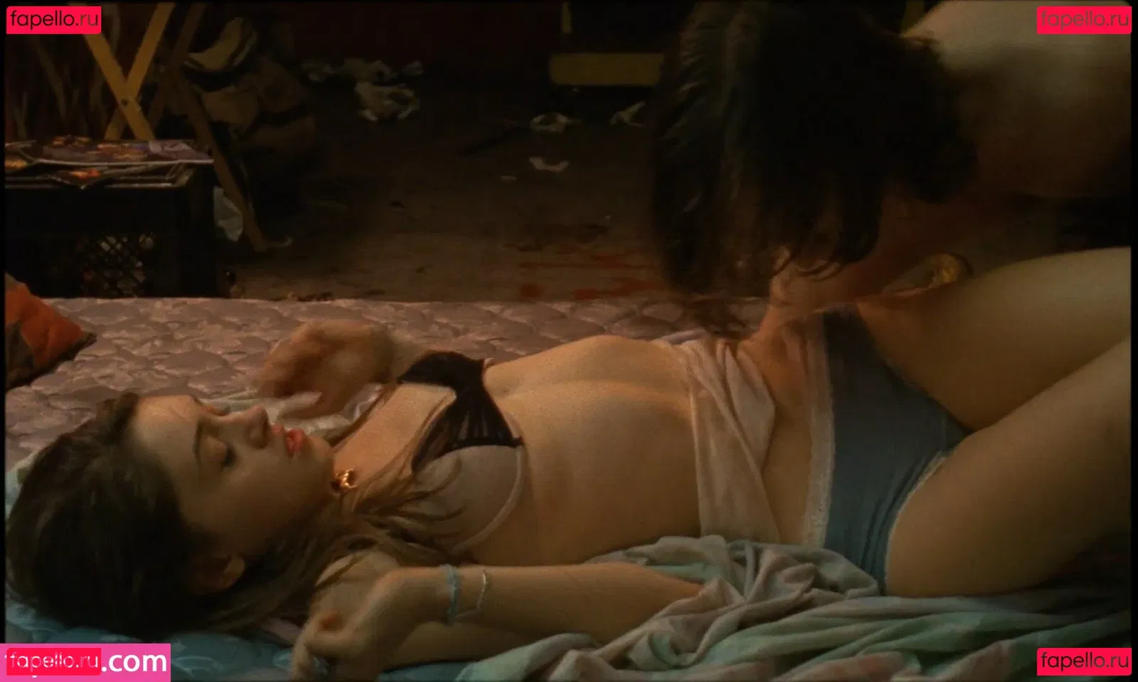 Natalia Dyer Onlyfans Photo Gallery 